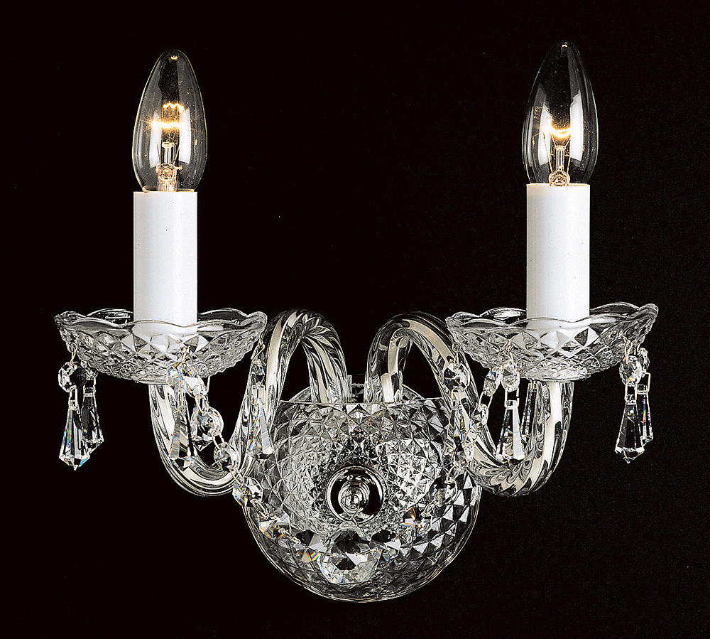 MODRA CRYSTAL TRIMMED WALL